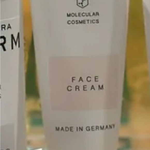 Dr. Barbara Sturm Molecular Cosmetics Discovery Kit - Picture 5 of 9